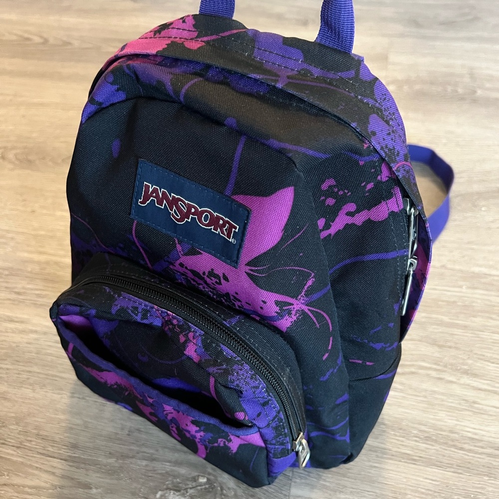 Adorable mini Jansport backpack!